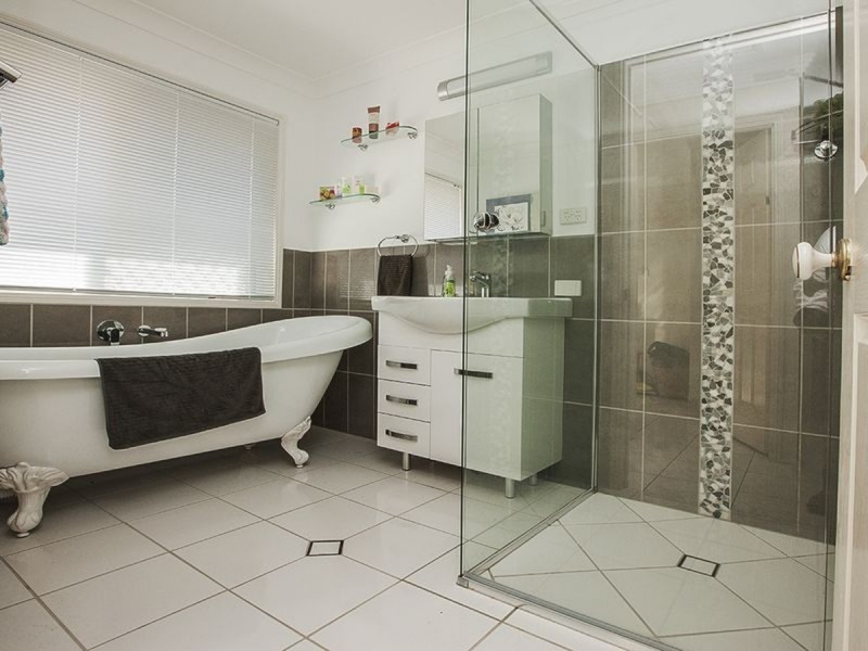 9 Bottlebrush Court, Victoria Point QLD 4165