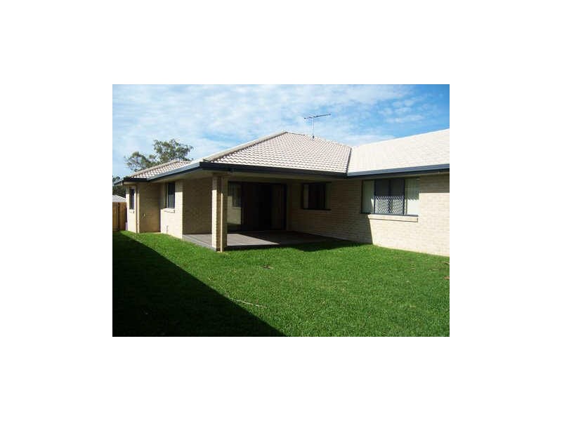 33 Emperor Drive, Redland Bay QLD 4165