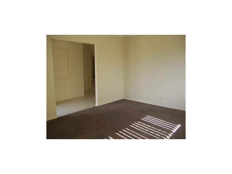 33 Emperor Drive, Redland Bay QLD 4165