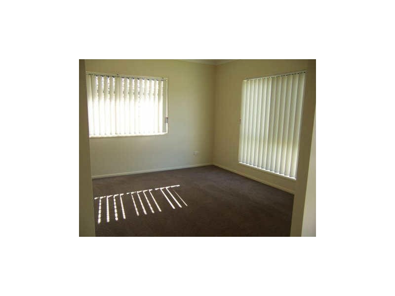 33 Emperor Drive, Redland Bay QLD 4165