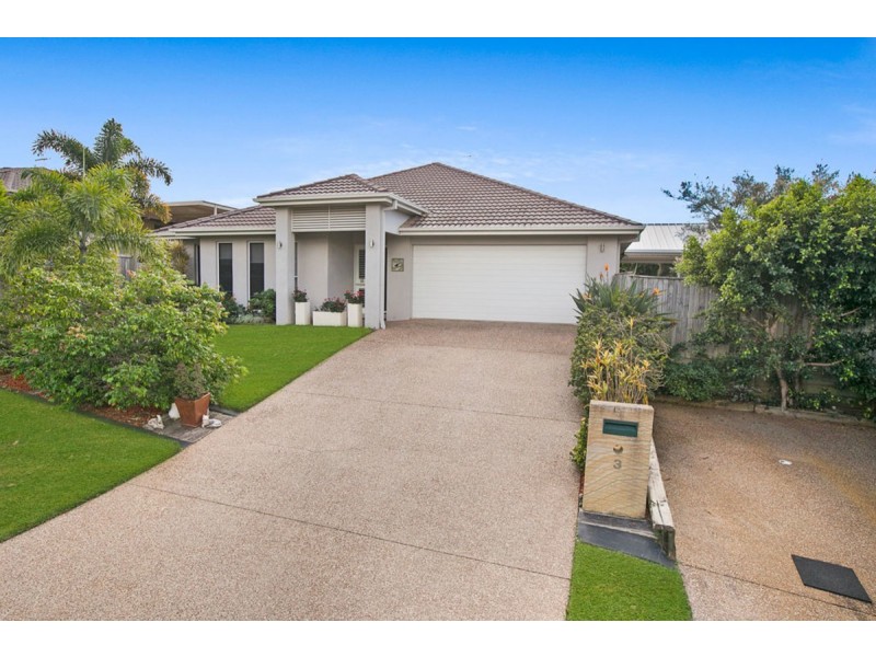 3 Magnetic Place, Redland Bay QLD 4165