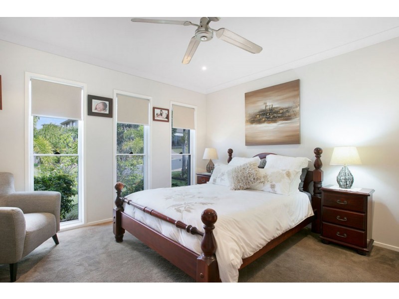 3 Magnetic Place, Redland Bay QLD 4165