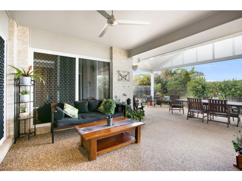 3 Magnetic Place, Redland Bay QLD 4165