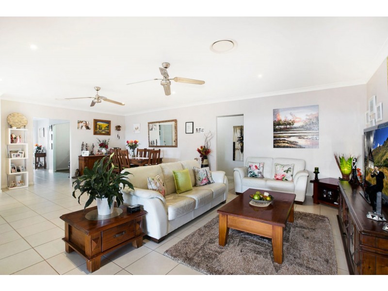 3 Magnetic Place, Redland Bay QLD 4165