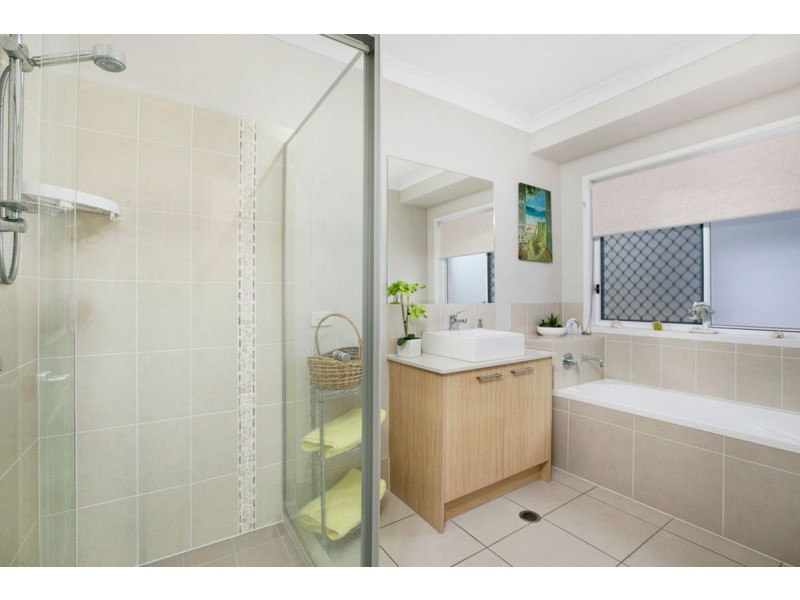 3 Magnetic Place, Redland Bay QLD 4165