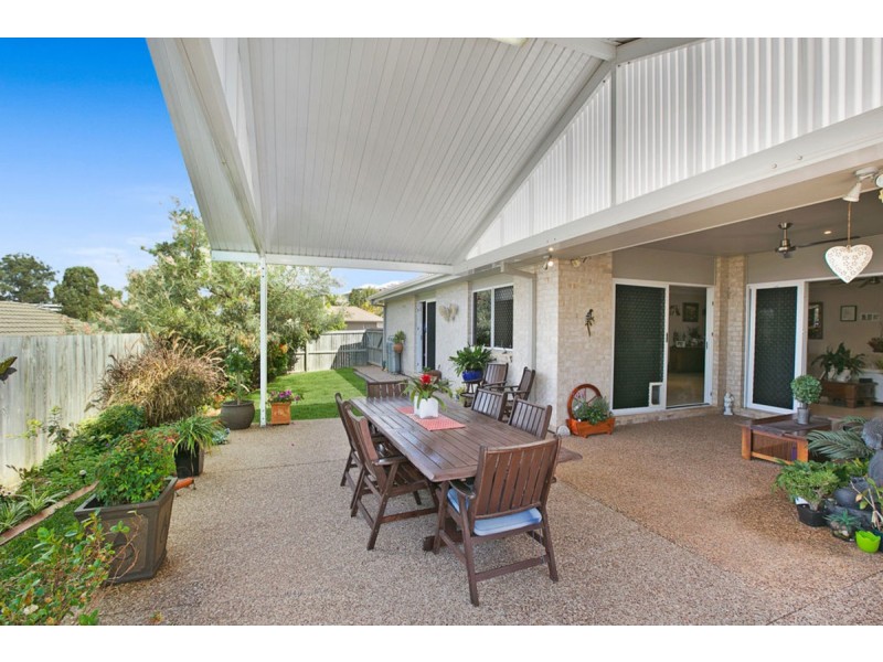 3 Magnetic Place, Redland Bay QLD 4165
