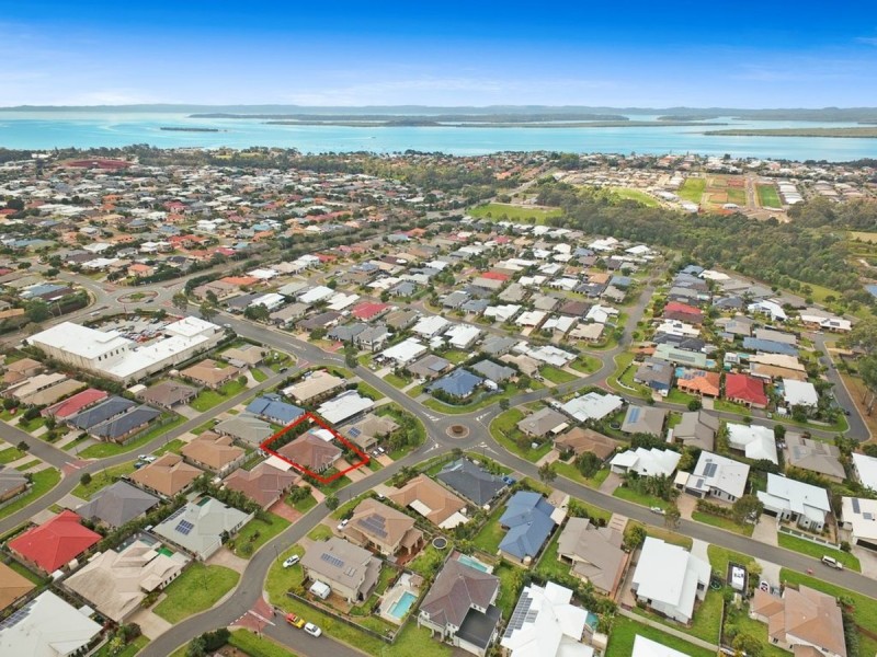 3 Magnetic Place, Redland Bay QLD 4165
