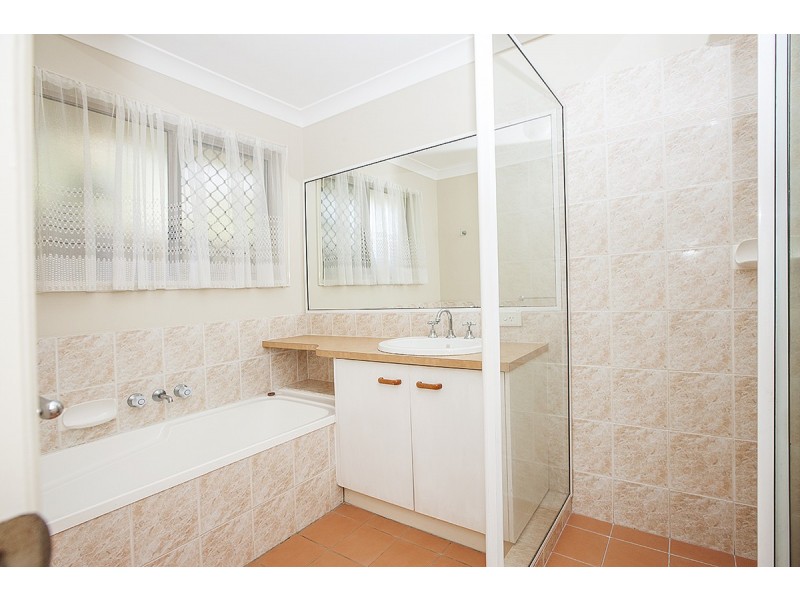 4 Alexander Avenue, Victoria Point QLD 4165