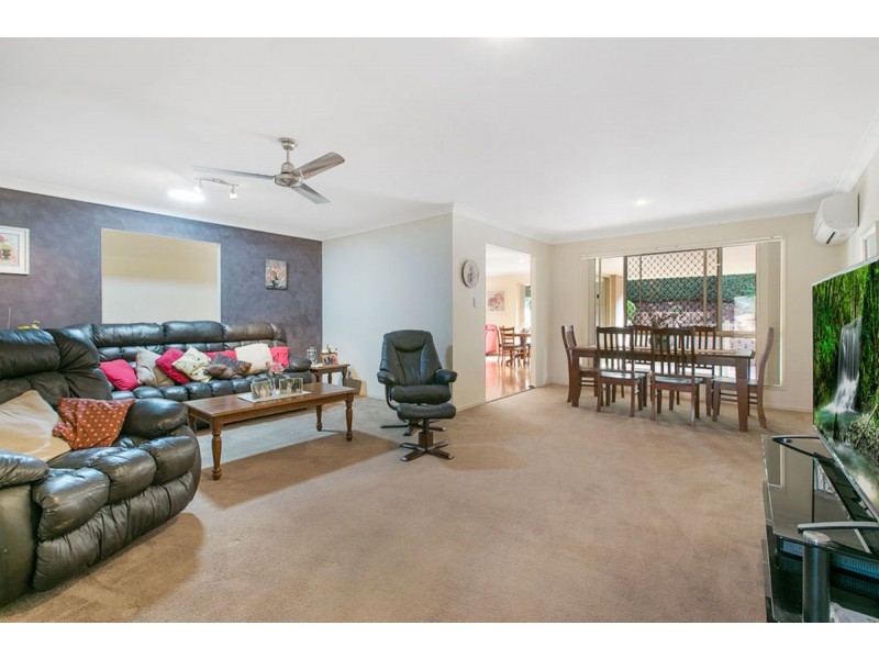 19 Daydream Street, Redland Bay QLD 4165