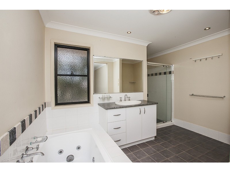 350 Esplanade via Albert Street, Redland Bay QLD 4165