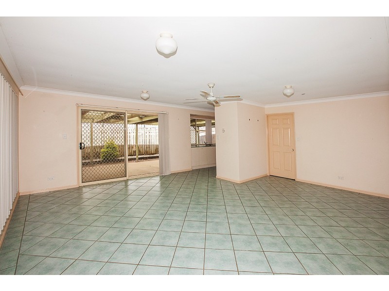 2/67 Benfer Road, Victoria Point QLD 4165