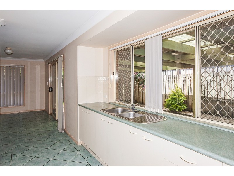 2/67 Benfer Road, Victoria Point QLD 4165