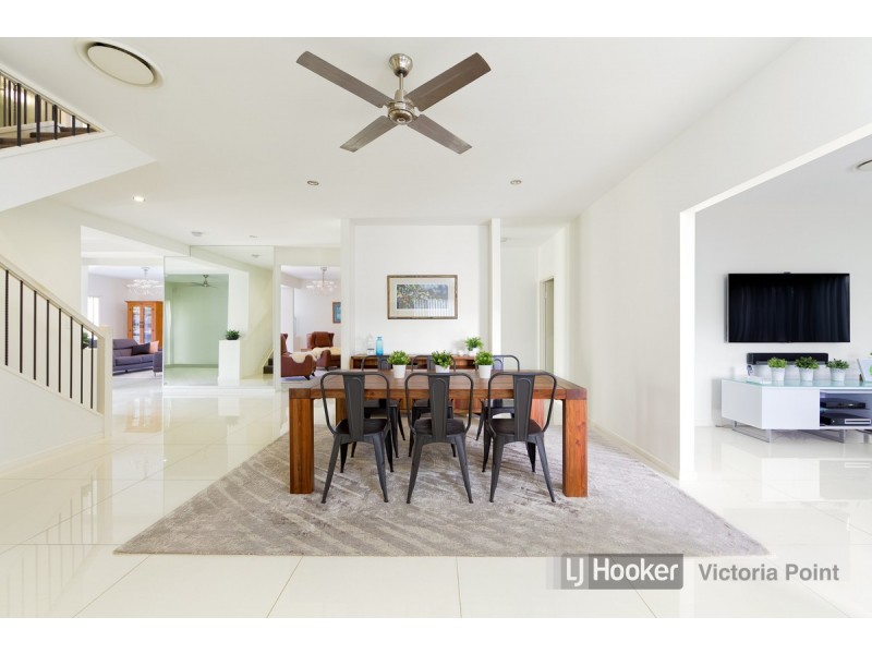 6 Hernandia Place, Mackenzie QLD 4156