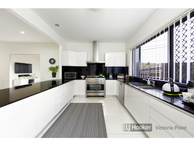 6 Hernandia Place, Mackenzie QLD 4156