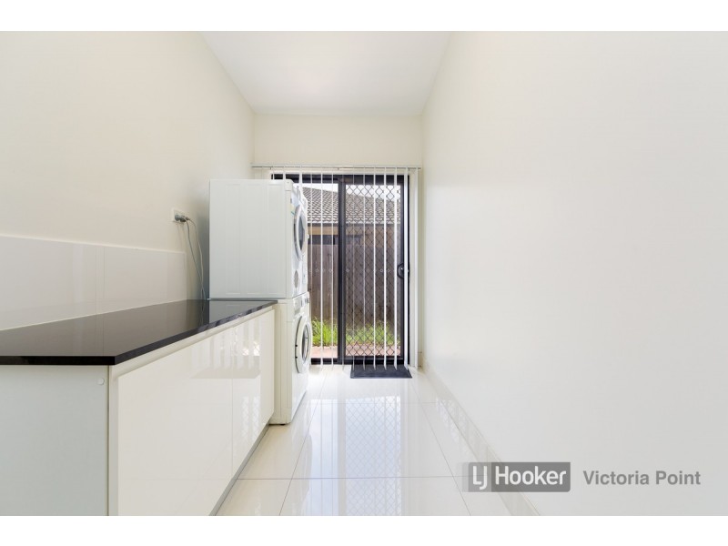 6 Hernandia Place, Mackenzie QLD 4156