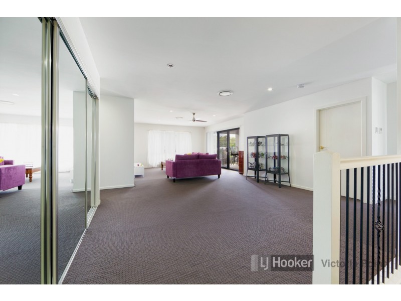 6 Hernandia Place, Mackenzie QLD 4156