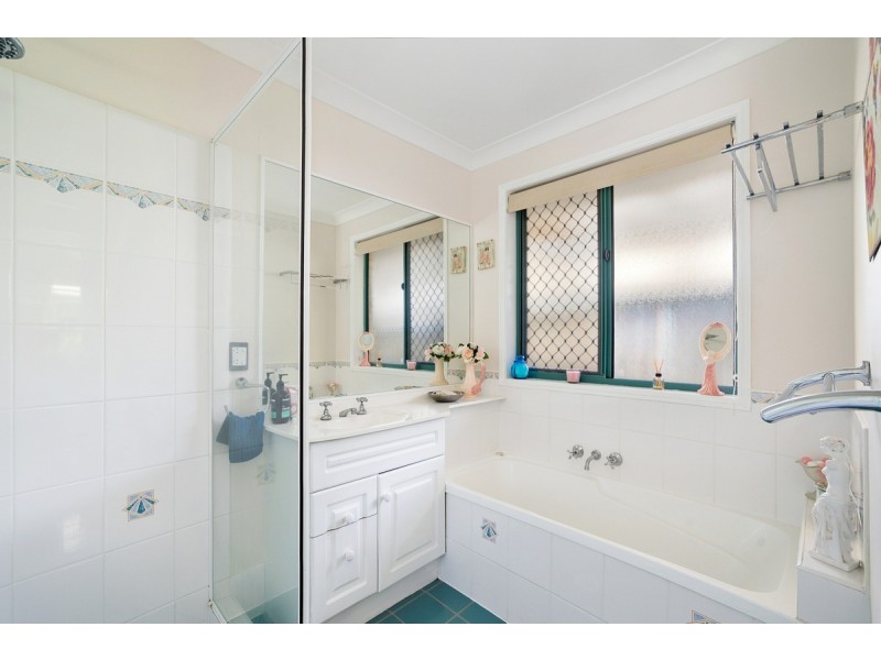 6 Kestrel Court, Victoria Point QLD 4165