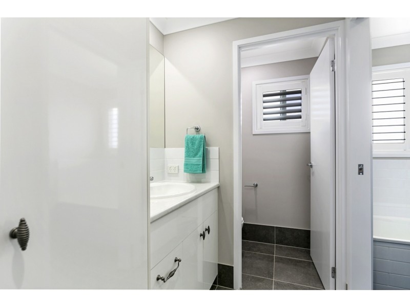 77 Waterville Drive, Thornlands QLD 4164