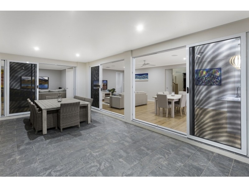 77 Waterville Drive, Thornlands QLD 4164