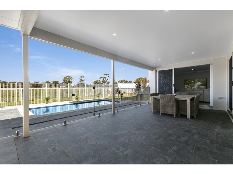 77 Waterville Drive, Thornlands QLD 4164
