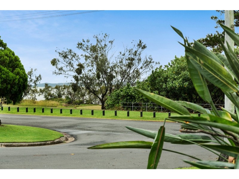 33 Macadamia Street, Victoria Point QLD 4165