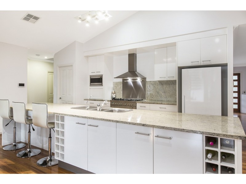 9 Cole Street, Redland Bay QLD 4165