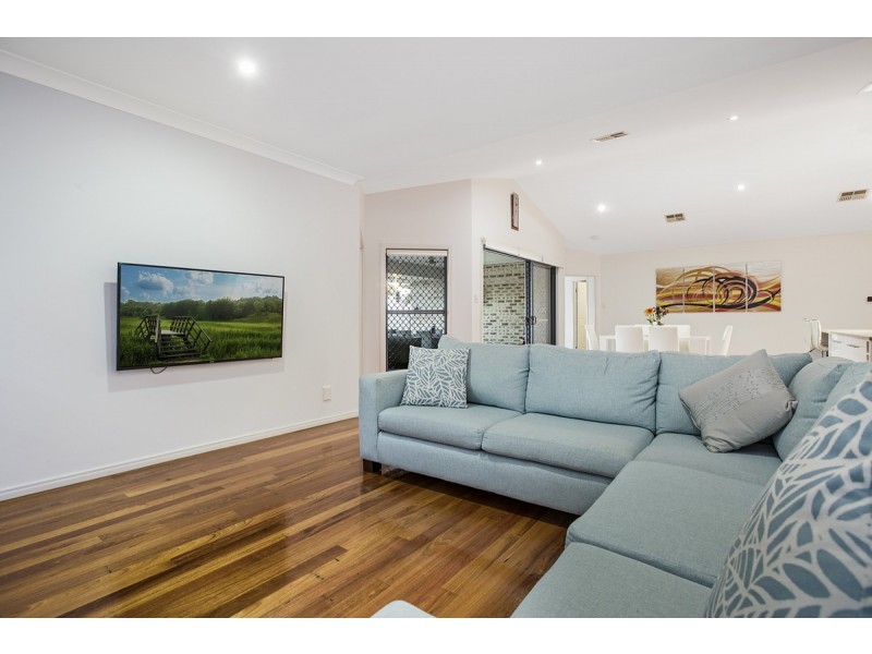 9 Cole Street, Redland Bay QLD 4165