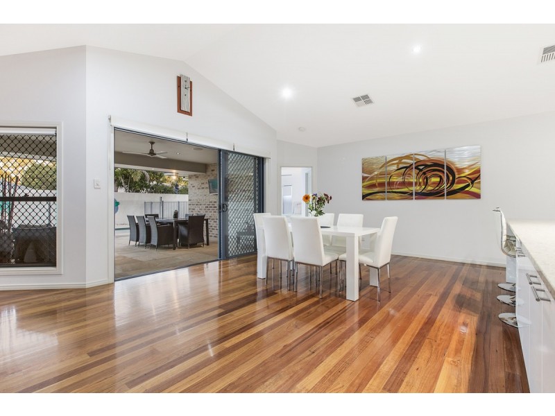 9 Cole Street, Redland Bay QLD 4165