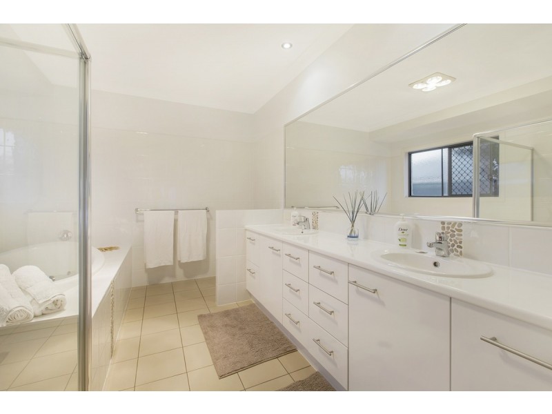 9 Cole Street, Redland Bay QLD 4165