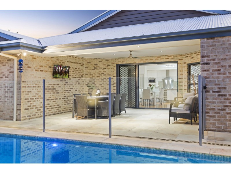 9 Cole Street, Redland Bay QLD 4165