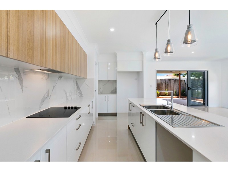 2A Holly Road, Victoria Point QLD 4165