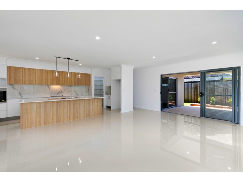 2A Holly Road, Victoria Point QLD 4165