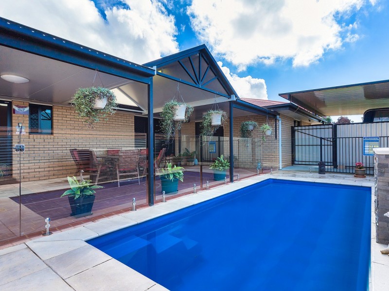 9 Brampton Close, Redland Bay QLD 4165