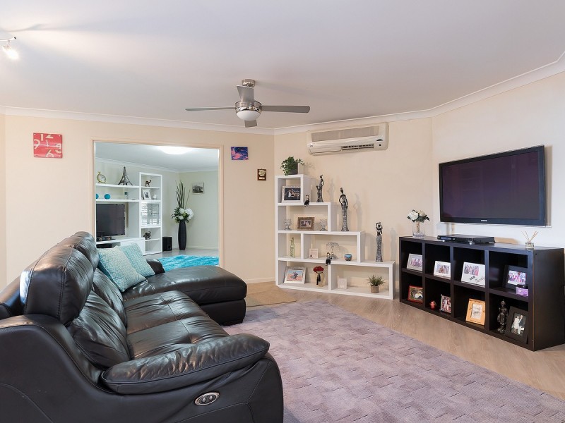 9 Brampton Close, Redland Bay QLD 4165