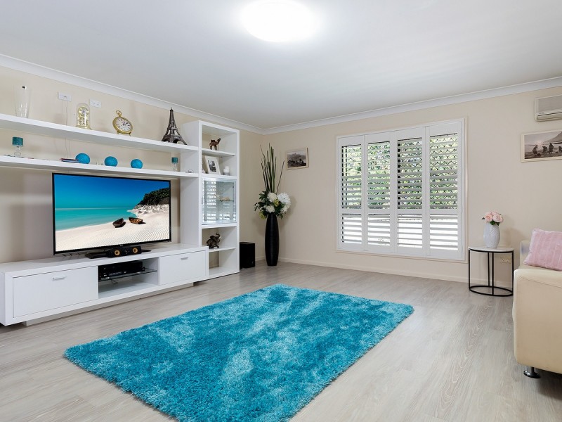9 Brampton Close, Redland Bay QLD 4165