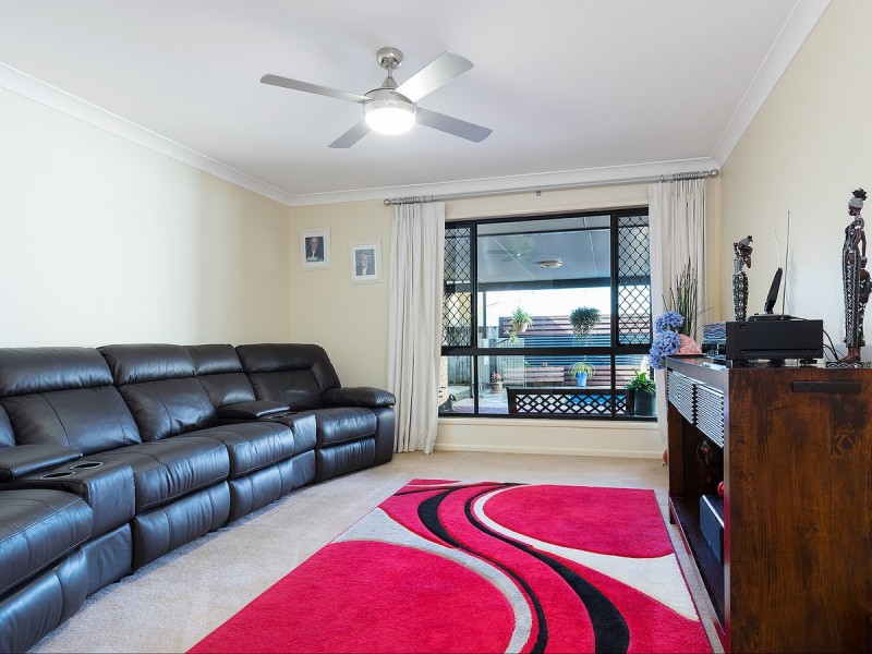 9 Brampton Close, Redland Bay QLD 4165