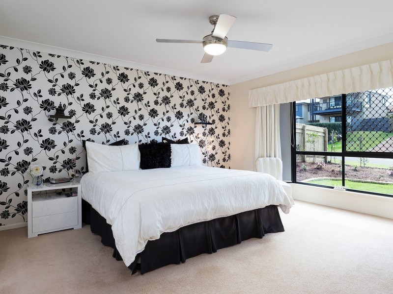 9 Brampton Close, Redland Bay QLD 4165