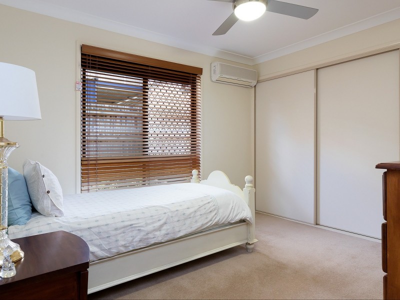 9 Brampton Close, Redland Bay QLD 4165