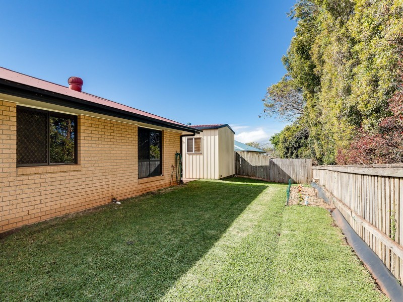 9 Brampton Close, Redland Bay QLD 4165