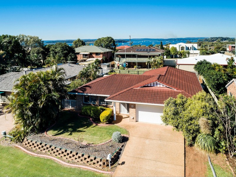 11 Trafalgar Drive, Victoria Point QLD 4165