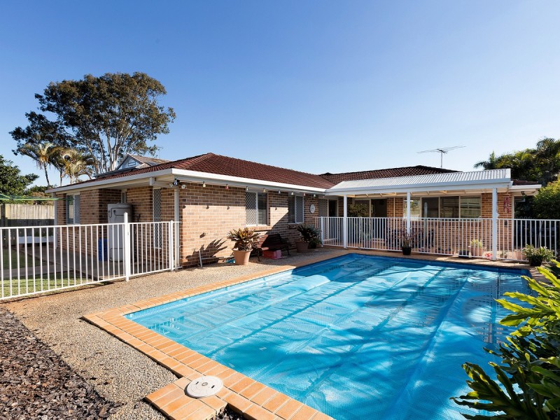 11 Trafalgar Drive, Victoria Point QLD 4165