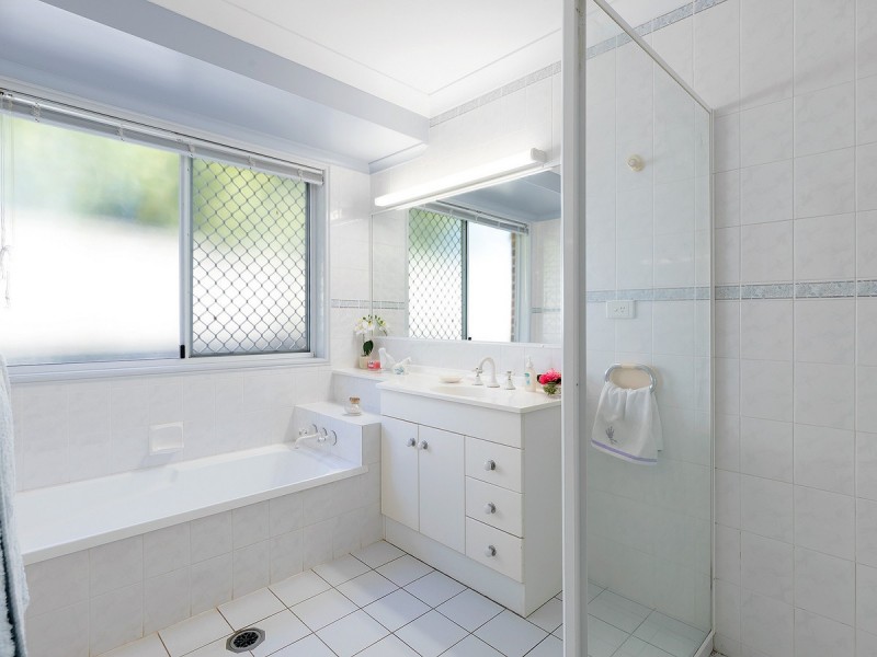 11 Trafalgar Drive, Victoria Point QLD 4165