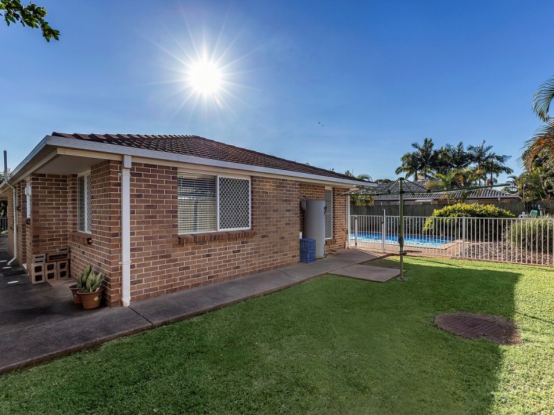 11 Trafalgar Drive, Victoria Point QLD 4165