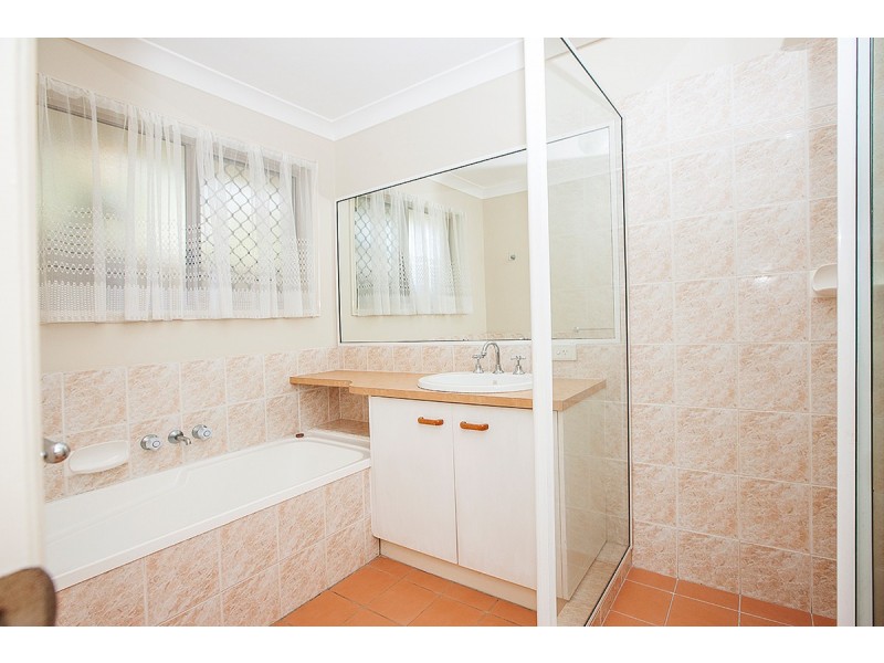 4 Alexander Avenue, Victoria Point QLD 4165