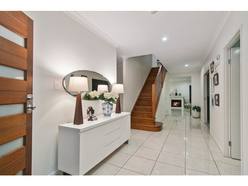 16 Acer Place, Redland Bay QLD 4165