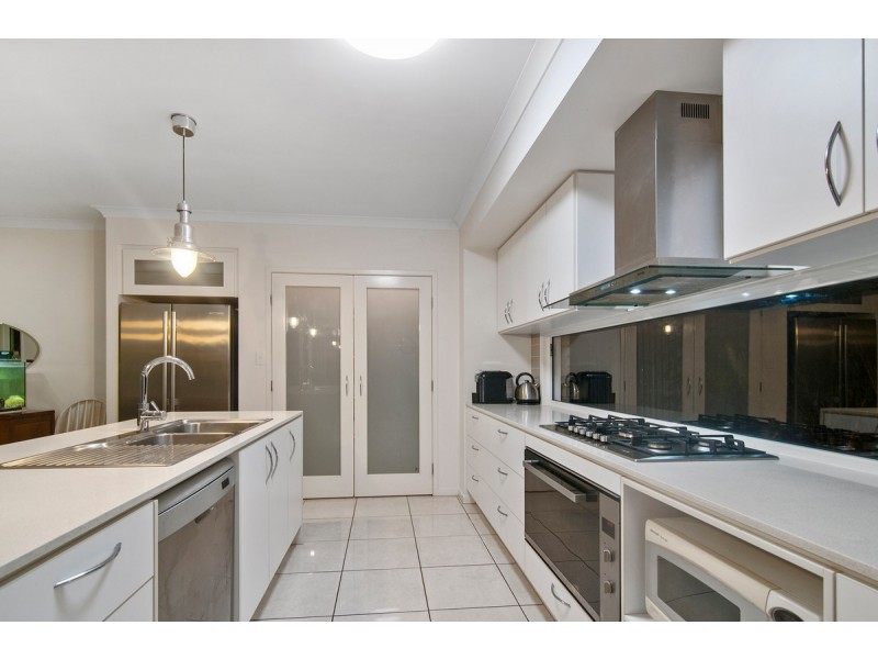 16 Acer Place, Redland Bay QLD 4165