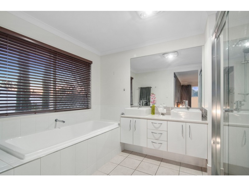 16 Acer Place, Redland Bay QLD 4165