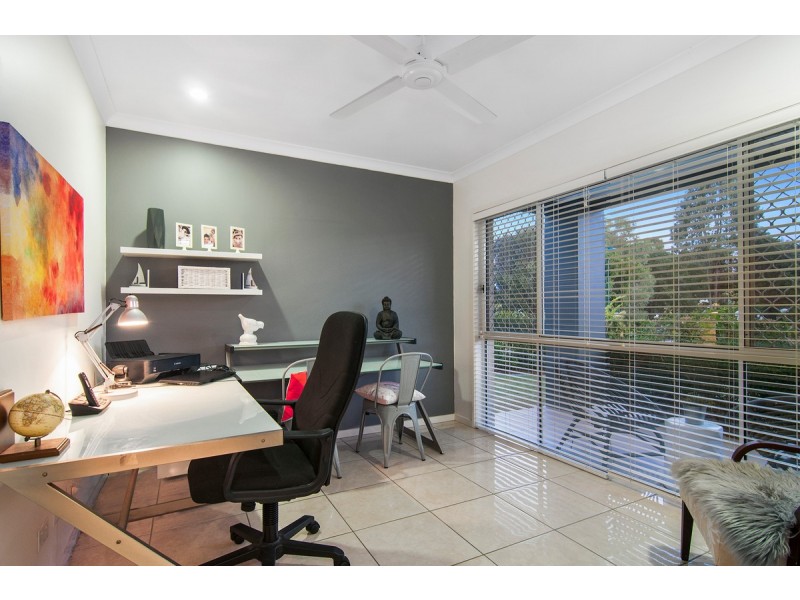 16 Acer Place, Redland Bay QLD 4165