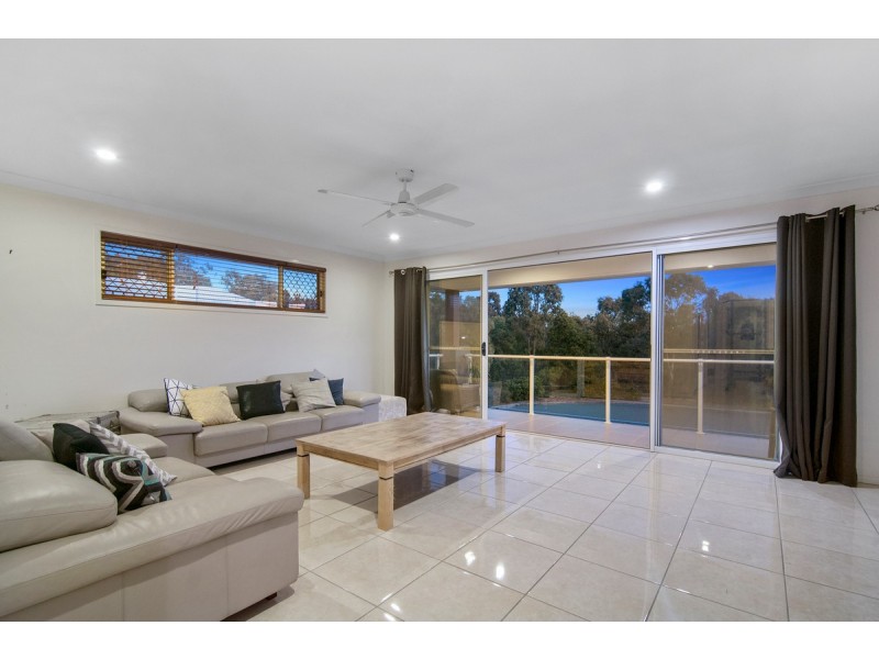 16 Acer Place, Redland Bay QLD 4165