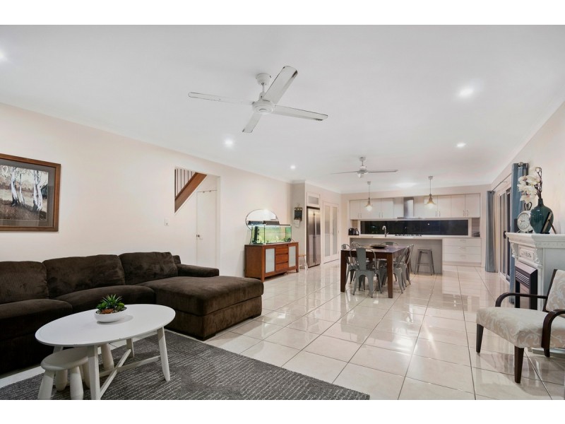 16 Acer Place, Redland Bay QLD 4165